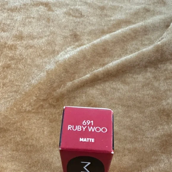MAC Cosmetics Matte Lipstick - Ruby Woo - Picture 2 of 5